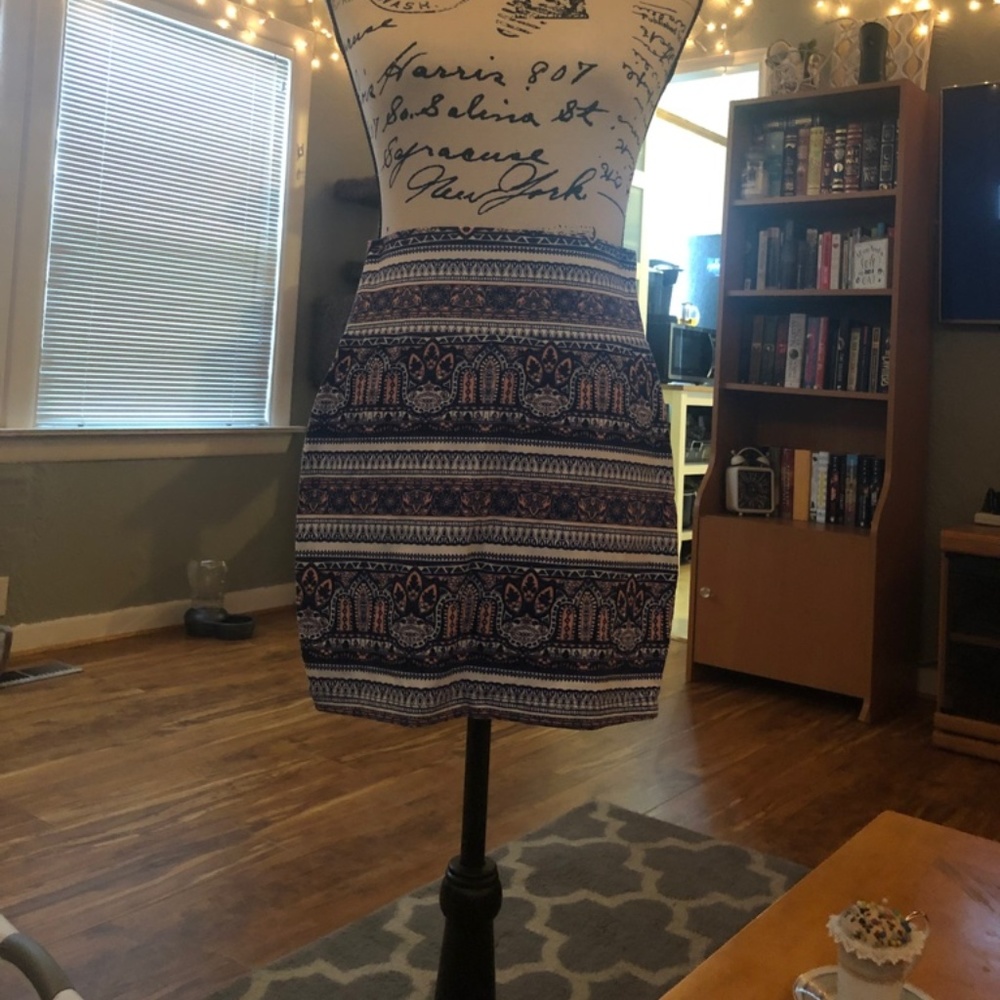 Patterned Stretchy Skirt